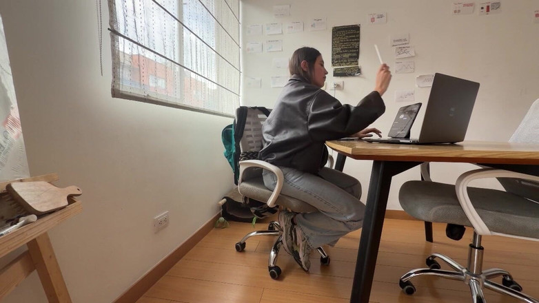 scarlettandc: Lesbický fetiš si hraje se svými koženými bundami