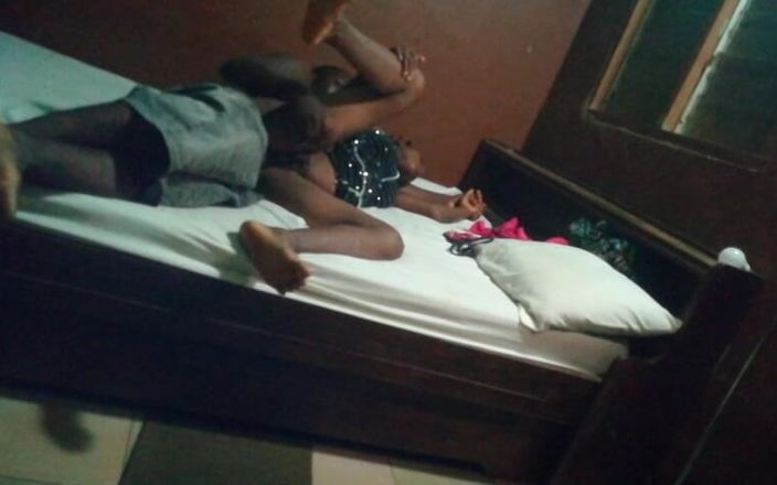 Viporn sex bais: Giochi sessuali tra una coppia africana