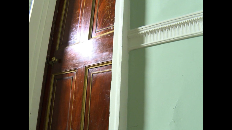 Lesbian Illusion: 딥 커닐링구스와 열망하는 레즈의 신음