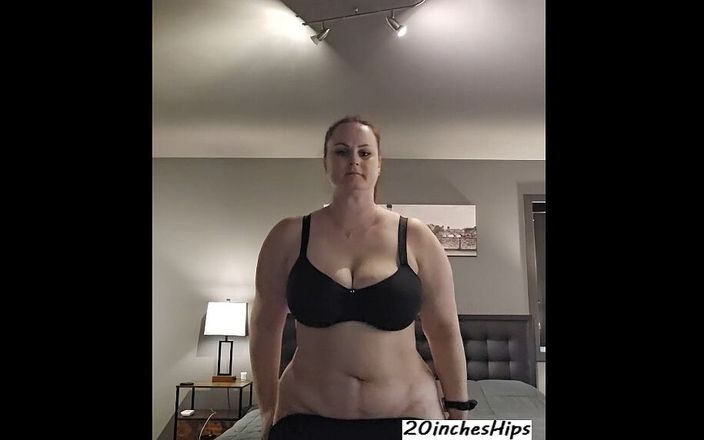 20inches hips: Sexy desnudándose para ti!