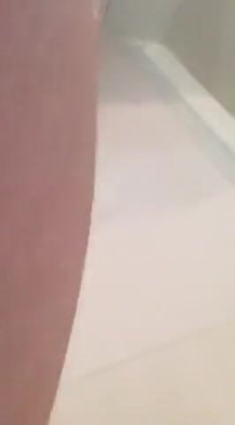 Curvyliz9: Juego anal en la ducha