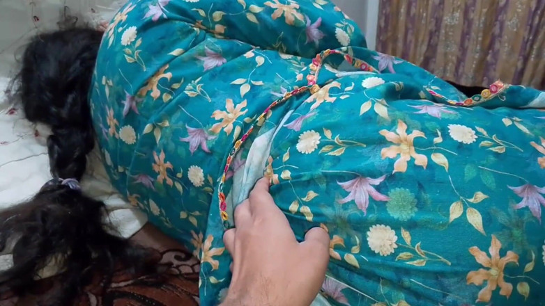 QueenbeautyQB: Bed Share Sex with Step Mom