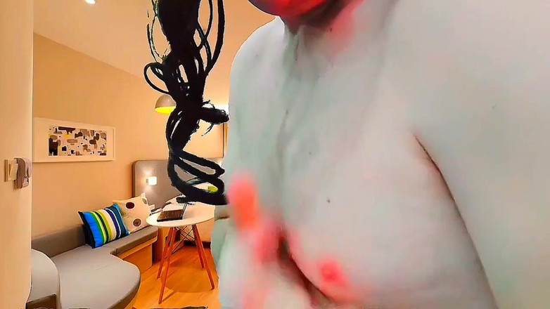 Kitty_Cross: Götlü travesti: büyük, güzel götümü stil olarak sallıyorum!