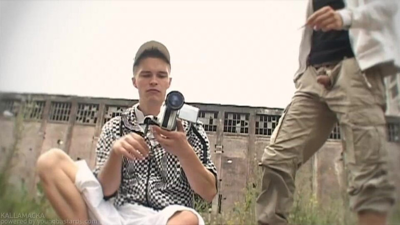 Young Bastards: 水上运动体验