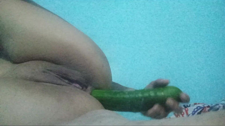 Lobicam: Thủ dâm dưa chuột cực kỳ thần thánh