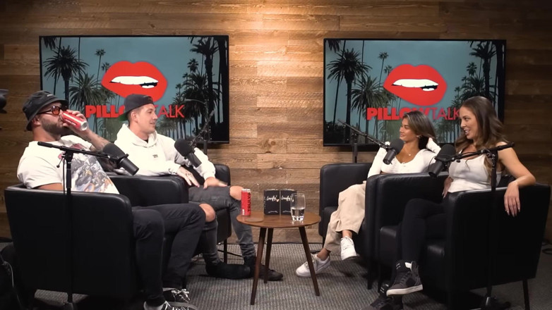 Pillow Talk: Cherie Deville podpina się z Sarą Rose w studio podcastów