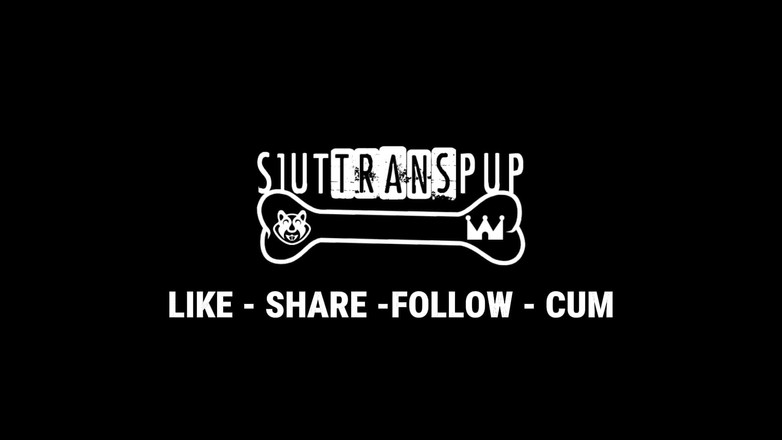 S1utTransPup: S1uttranspup menunjukkan kakinya semasa bermain dengan pantatnya