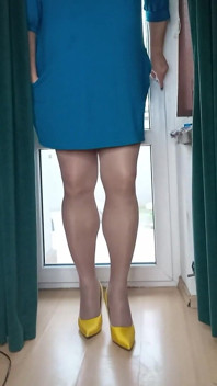 Minikleid und high Heels