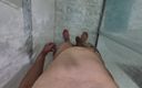 Lkdick8: Un chico gordito toma una ducha