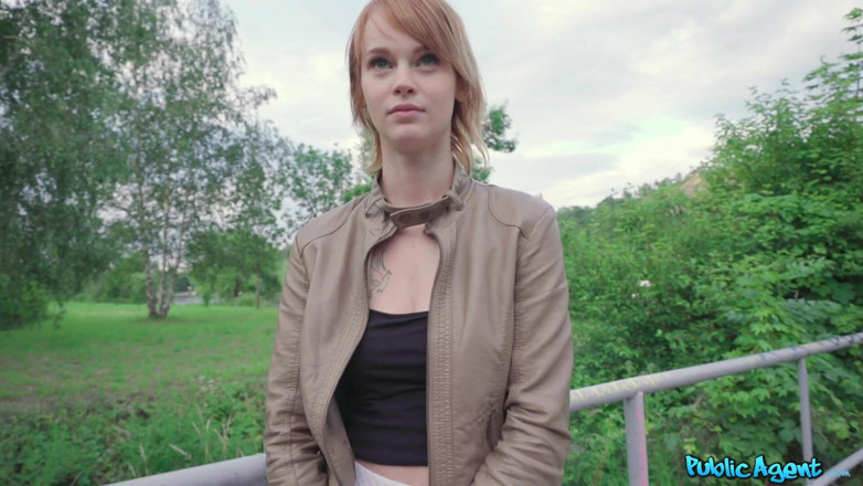 Public Agent: Public Agent - สาวผมสั้น Ariela Donovan ดูดควยใต้ทางอุโมงค์