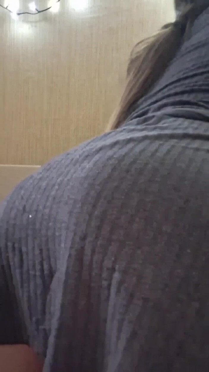 ElzaKom: I'm Fine, You're the One Who Should Be Concerned.
