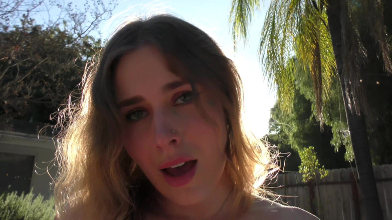 Alfiecinematic: Casting z drobną napaloną laską Fioną Peaches