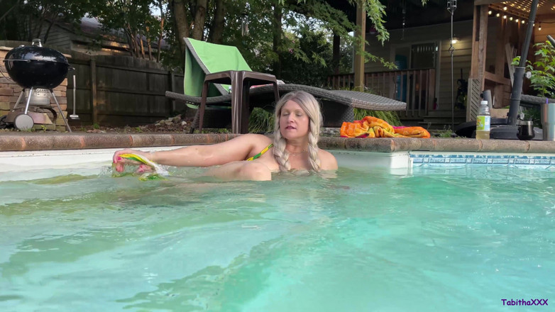 TabithaXXX: Outdoor bikini pool pussy play