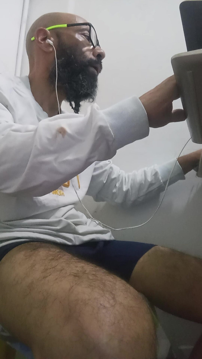 Jhonbahh: I Masturbate in My Underwear
