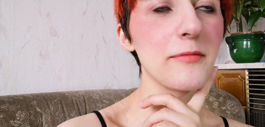 The Antichristrix: Mama vitregă mirositoare te pedepsește