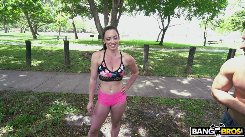 BangBros: Bangbros - gadis gym pantat montok dientot