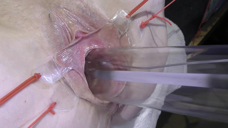 deep keely: Далеко распространённая киска крупным планом, трахается с лампой на 1000 ватт