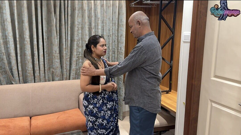 Rolexpapaya: 시아버지 딸을 유혹하고 그녀와 성관계를 가졌어