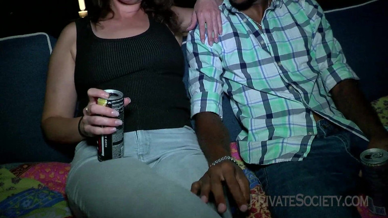 Private Society: Kein loch wird unfickt