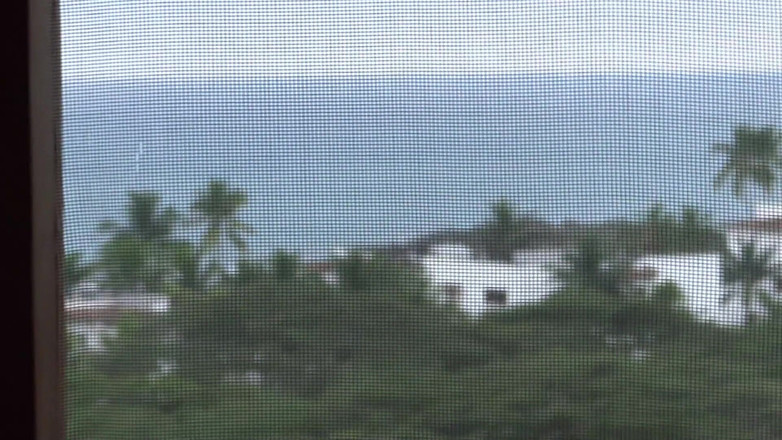 Ardientes69: 我记录了我妻子的继妹在她身边休息，巨大的假阳具