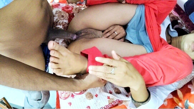 Ritu Rose: Adik tiri berkongkek ahad kolej desi India