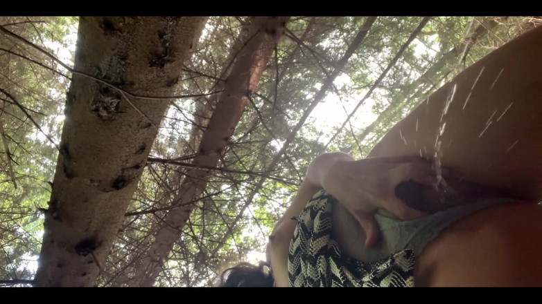 Crypto Mommy: 公園を歩いておしっこするんだ、Bb、これを頼んだのか?