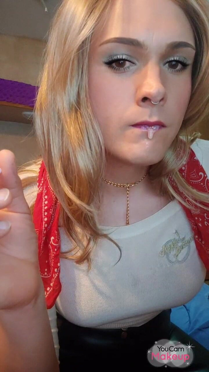 Darkfetish2k: 吸烟恋物癖女王 120 年代