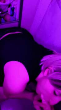 Lỗ vinh quang đầu tiên của tôi tại bữa tiệc swinger (nuốt 4 lần bắn tinh)