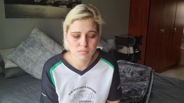 domslutfucker: 작은 자지를 다루고 싶지 않은 금발, 간접 이별