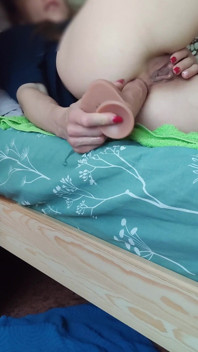 Stretching My Ass Before Some Nice Anal Sex