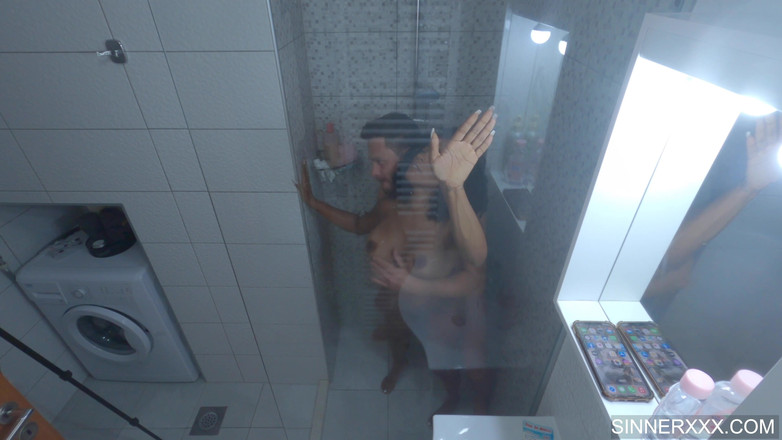 Sinners World: Big Booty Ebony Fucked Hard in Shower - Kiki Minaj