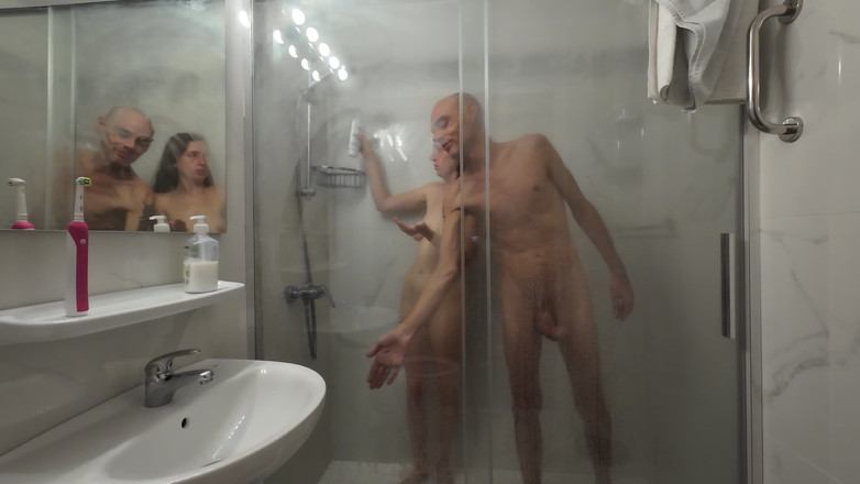 ScottishSweetie: Io L'ho Stuzzicato Tanto! Mi Ha Scopato La Doccia!