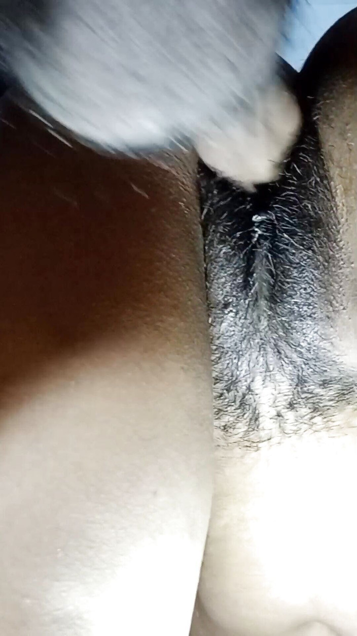 Rakul008: Sehr riesiger schwanz führt sich langsam in eine schöne muschi...