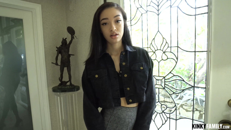 Kinky Family: Fucking stepsis before a party