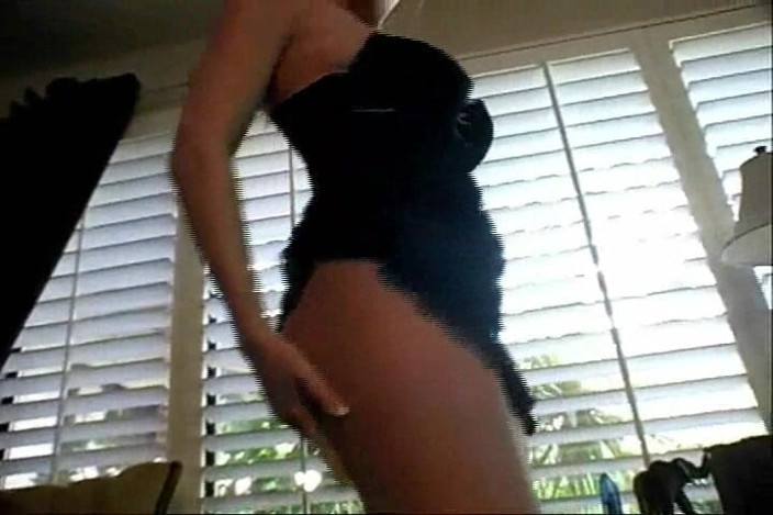 Team Busty: Team Busty Autumn Westin Using Her Finger