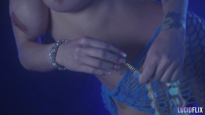 Lucid Flix: 水