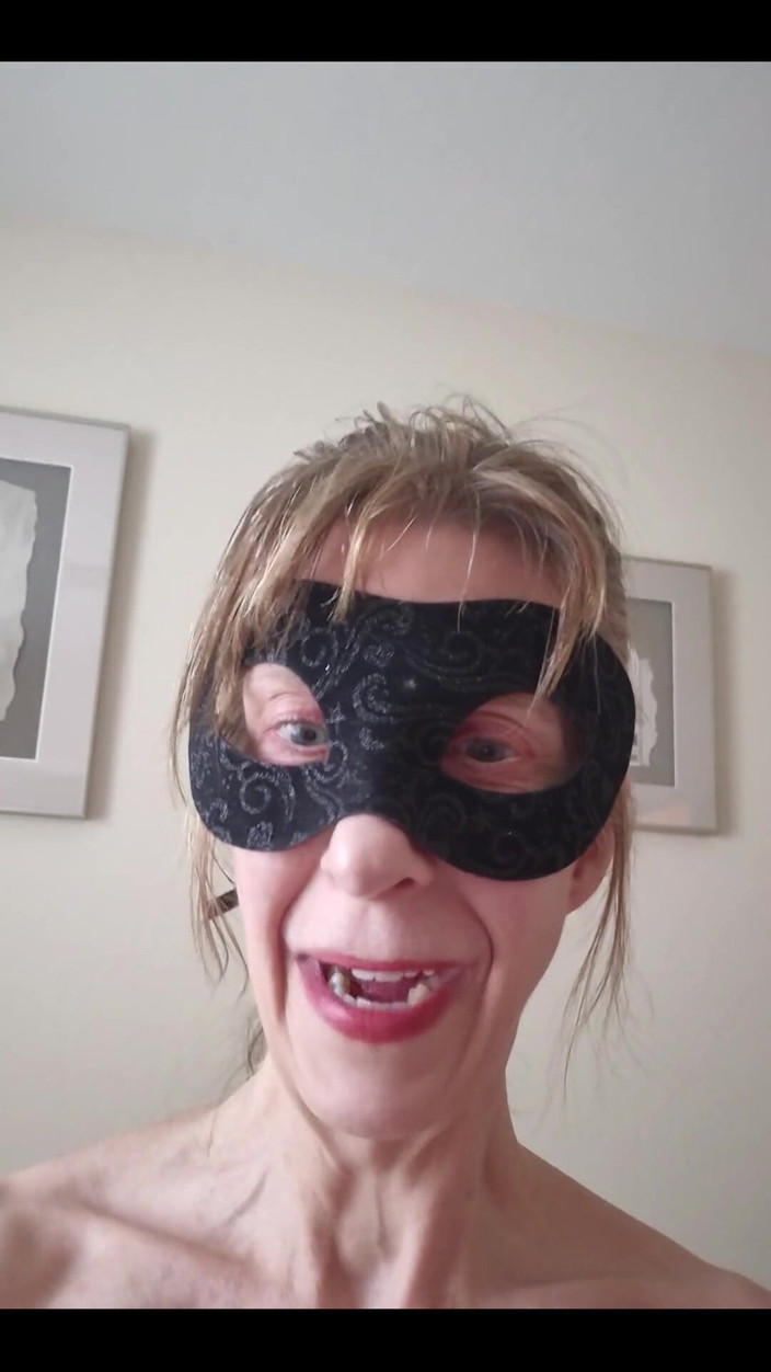 SilkNSin: Zralá maskovaná