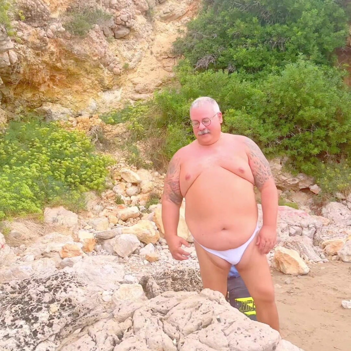 Hand-Free-Daddy-Chub: Grande pene sulla grande pancia