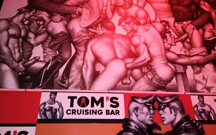 Monster meat studio: Cuming in the toilet of tom of Finland bar Gran-Canaria