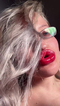 Labbra grosse grandi labbra pompino con dildo lipgloss istruzioni per sborrare