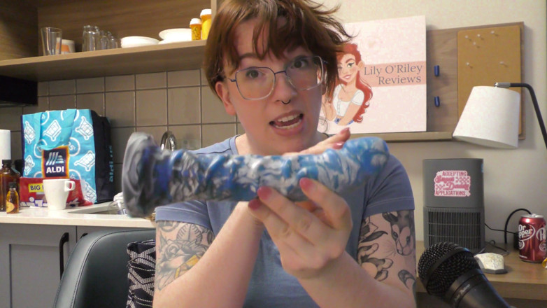 Lily O'Riley: NSFW Ulasan Dildo Raja Malam oleh Uberrime
