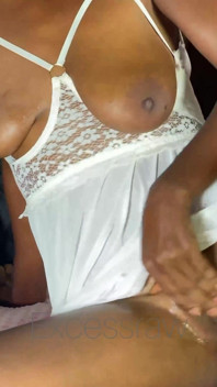 Ebony Sexy Skinny Betty Twerking to Get Me in the Mood