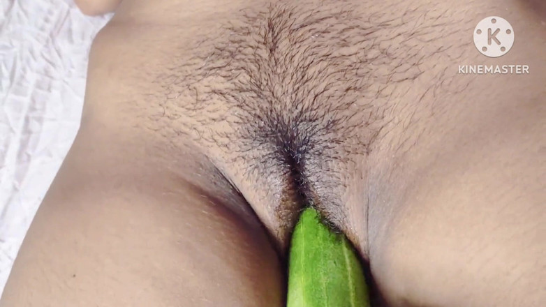 Lovely_lovely: Indiana sexy colagem menina pepino se masturba e fode duro...