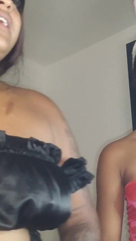 Self Grease up 2 Chicas Titty Time