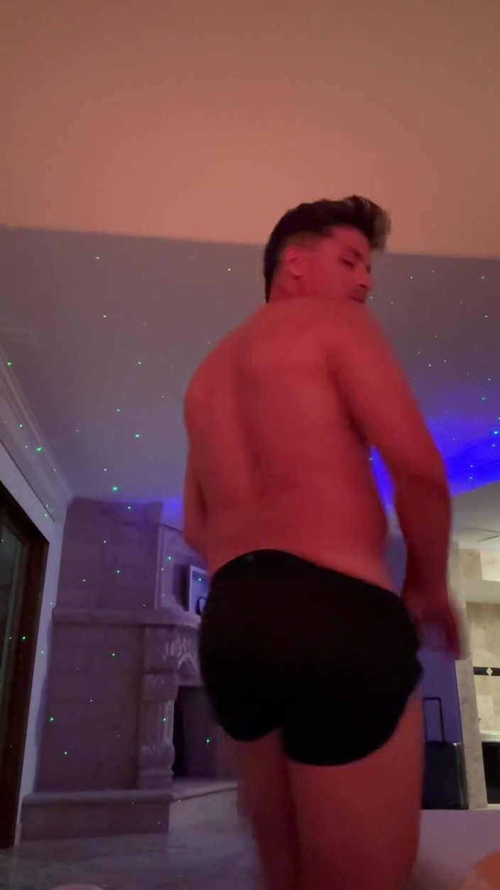 jayromeroxxx: Tease Tease Big Cock