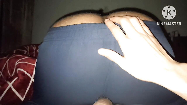 Desi__Panda: बड़े राक्षसी लंड वाली भारतीय समलैंगिक टीचर आधी रात को चुदाई करती है