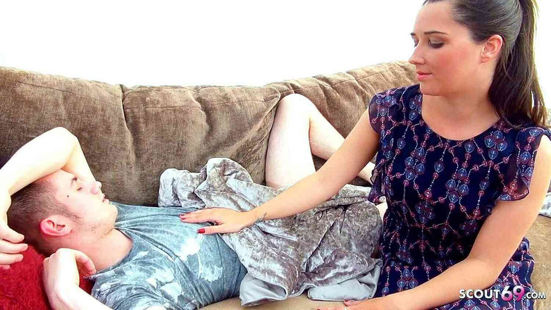 Full porn collection: Nevlastní sestra Pixiee nechá nevlastního bratra s obrovským pérem ji...