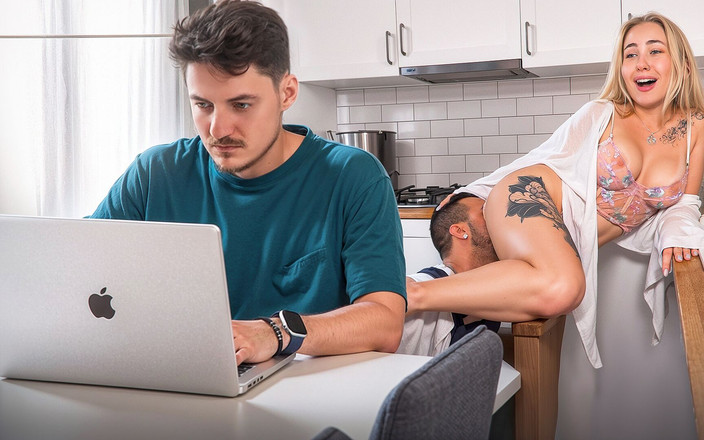 Bella Mur: Manžel je pryč: Čas ošukat cizince instalatéra