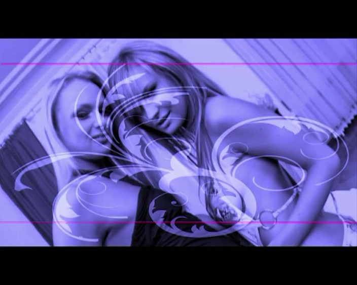 Lesbians and Masturbation: Lesbiche strap-on squirtano forte