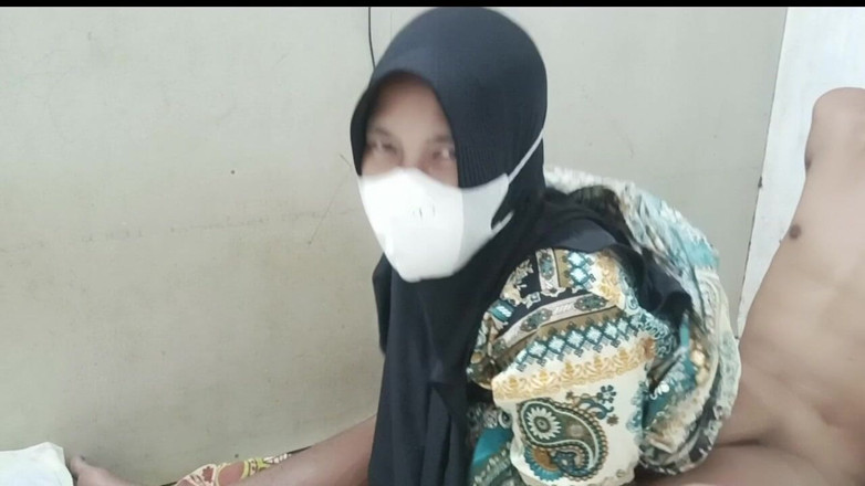 Rania: Ein Lehrer interagiert mit Schülern